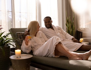 8 Romantic Wisconsin Outings for Winter