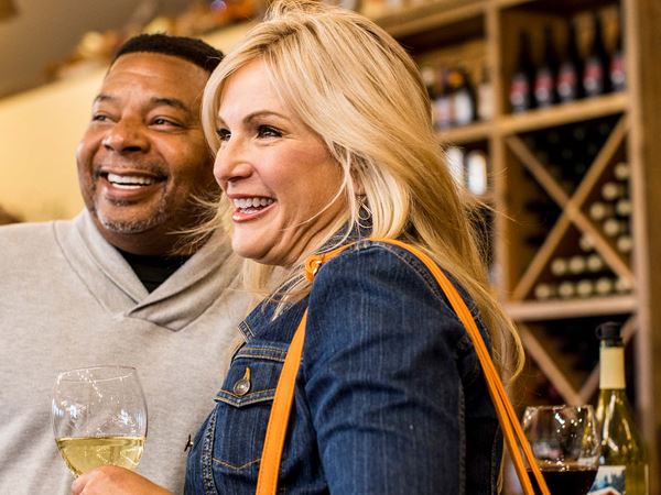 069 Couple Enjoying Wine at Bailys Run Winery