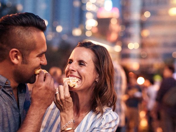 Signature Events-078 Couple Eating Belgian Liège Waffle