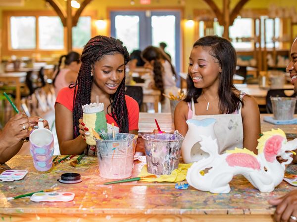 Art Schools-087 Family Painting Ceramics