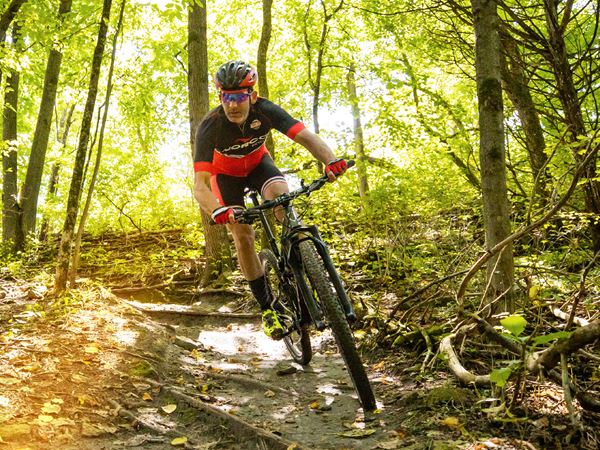 Mountain Biking-125 Man Mountain Biking