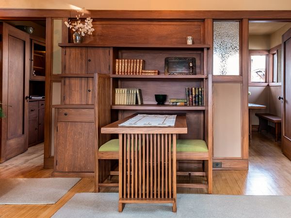Living room in Burnham Block